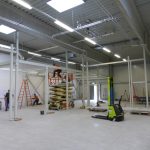 SF-Bau-Bühneneinbau in Bestand-Unterkonstruktion Innenwand-Schlüsselfertigbau