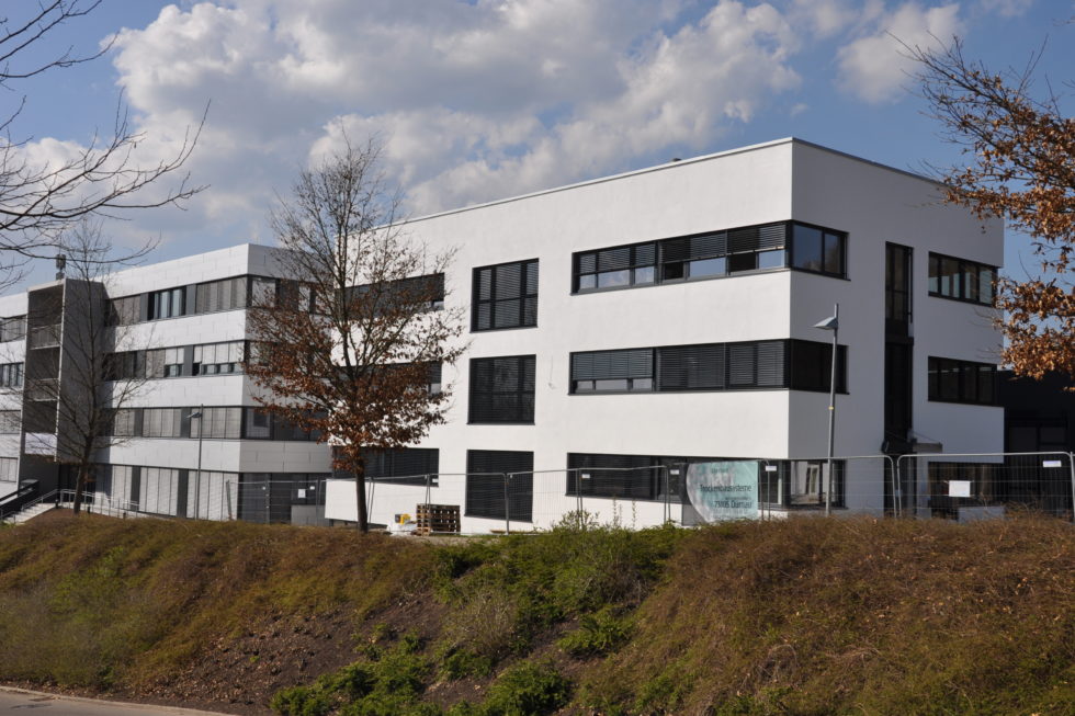 SF-Bau-Neubau Büro Fassade-Göppingen Stauferpark-Stahlbau-Schlüsselfertigbau