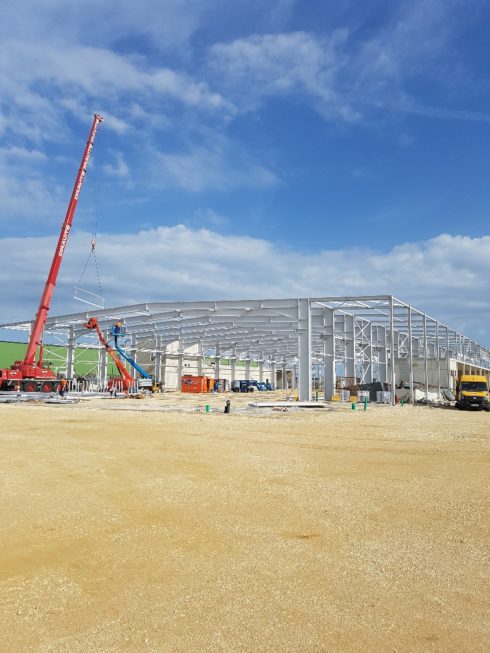 SF-Bau-Stellung Hallenkonstruktion-Merklingen-Hallenneubau-Stahlbau-Schlüsselfertigbau