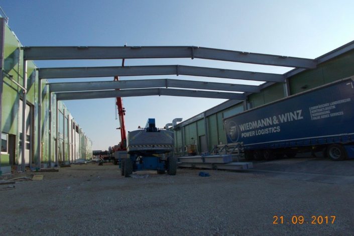 SF-Bau-Montage Überdachung-Hallenneubau-Merklingen-Stahlbau-Schlüsselfertigbau