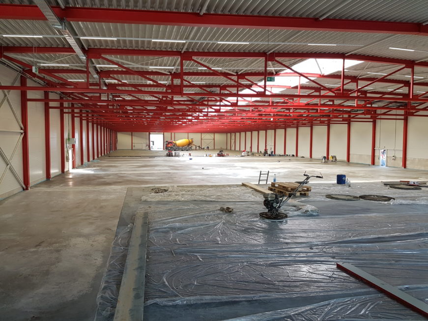SF-Bau-Bodenplatte betoniert-Mainhardt-Neubau Lagerhalle-Stahlbau-Schlüsselfertigbau