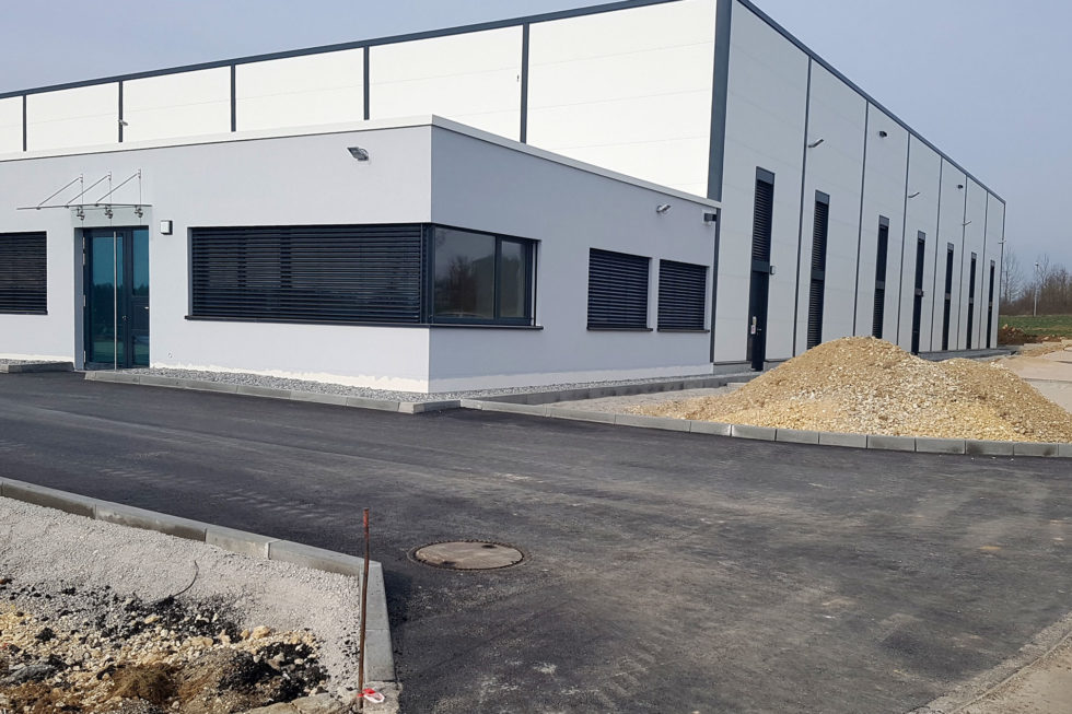 SF-Bau-Außenanlagen-Neubau Produktionshalle mit Büro- und Sozialgebäude-Türkheim-Stahlbau-Schlüsselfertigbau