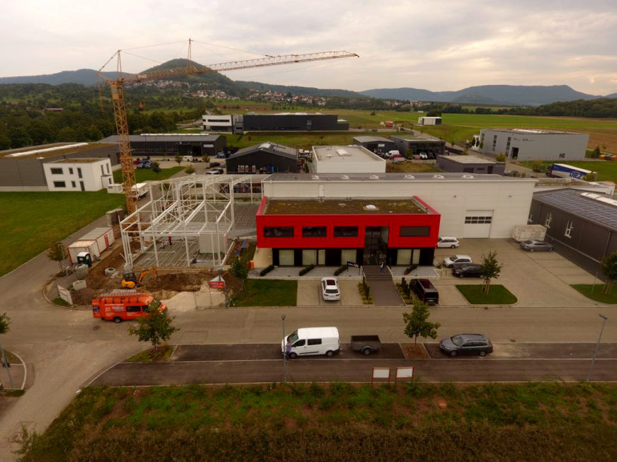 SF-Bau-Stahlbauarbeiten-Drohnenflug-Anbau best. Halle-Zell-Stahlbau-Schlüsselfertigbau