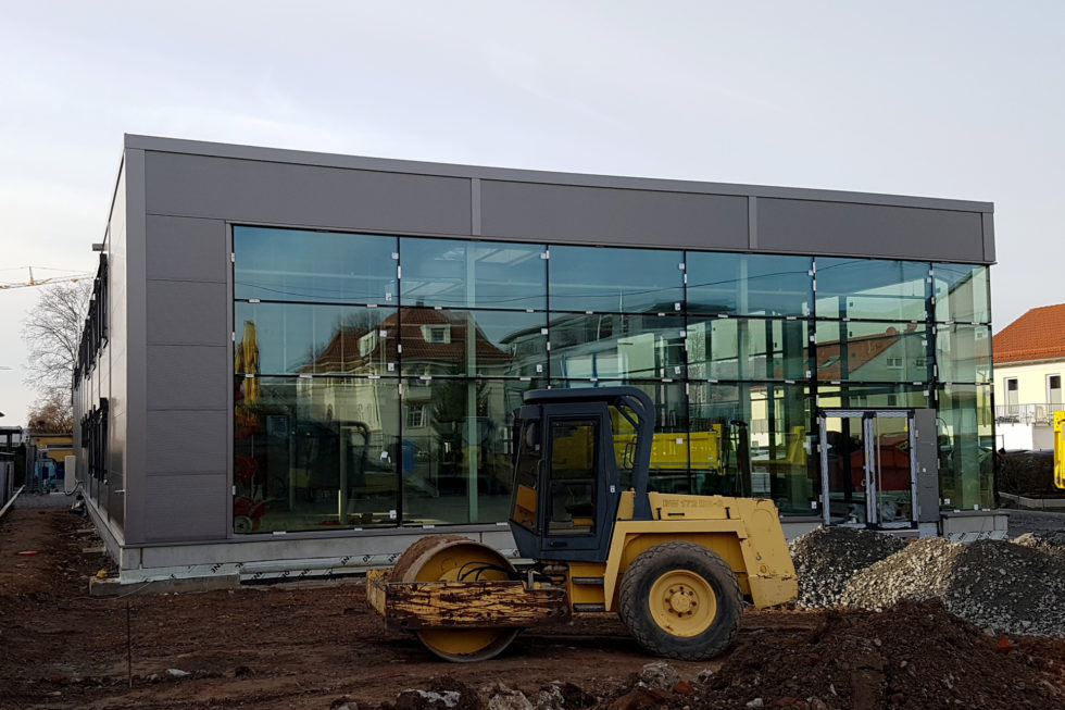 SF-Bau-Außenanlagen-Neubau Autohaus mit Werkstatt und Ausstellungsraum-Remshalden-Stahlbau-Schlüsselfertigbau