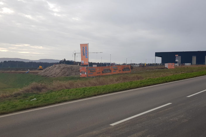 SF-Bau-Start Erdarbeiten-Neubau Produktionshalle mit Büro-Albershausen-Stahlbau-Schlüsselfertigbau