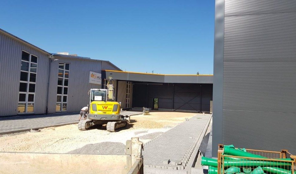 SF-Bau-Außenwerbung-Außenanlagen-Neubau Lagerhalle mit Büro-Eislingen-Stahlbau-Schlüsselfertigbau