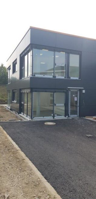 SF-Bau-Asphaltierarbeiten-Neubau Lagerhalle mit Büro-Eislingen-Stahlbau-Schlüsselfertigbau
