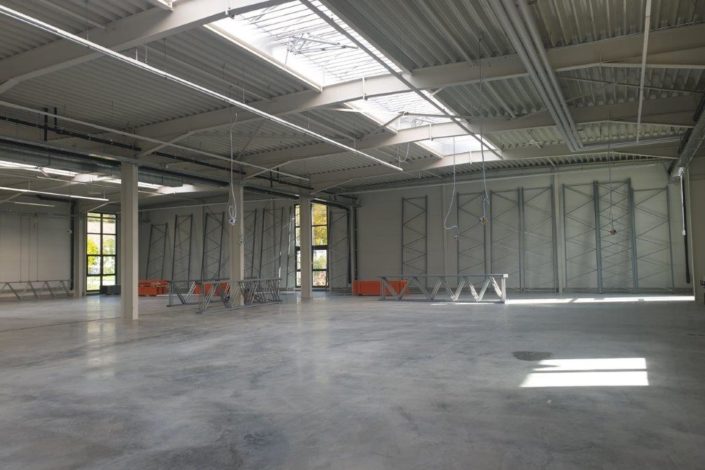 SF-Bau-Kreeb-Neubau Produktionshalle 1+2, Bürogebaude und Außenanlagen-Innenausbau-Göppingen Stauferpark-Schlüsselfertigbau