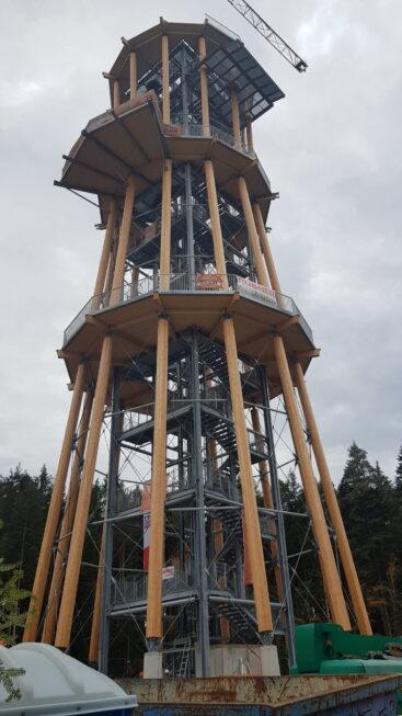 Stahlbau-Absprungplattform + Aussichtsplattform +Geländer montiert-Neubau Aussichtsturm-Schömberg-Stahlbau