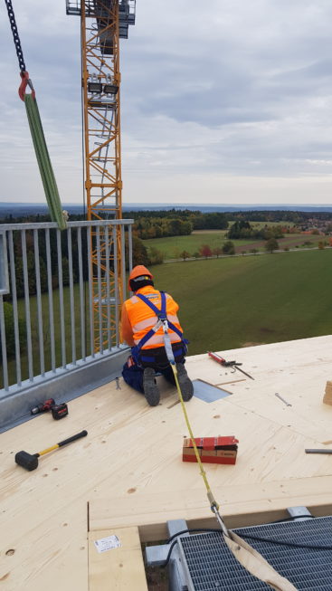 Stahlbau-Geländer montiert-Neubau Aussichtsturm-Schömberg-Stahlbau