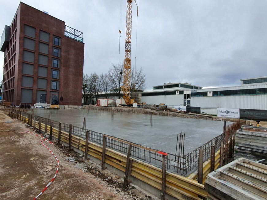 SF-Bau-Bodenplatte betoniert-Neubau Fitness und Werkstatt-Eislingen-Schlüsselfertigbau