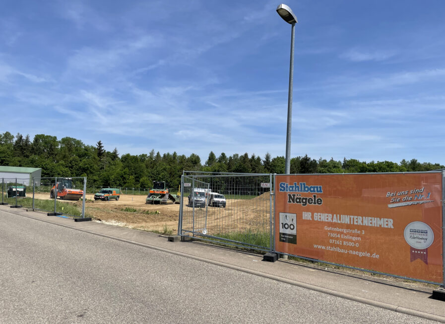 SF-Bau-Baustellenstart Erdarbeiten- Neubau Niederlassung Süddeutschland-Giengen an der Brenz-Schlüsselfertigbau