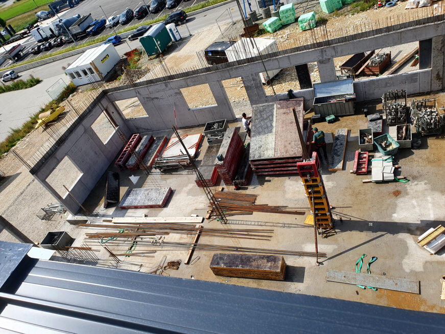 SF-Bau-Dacharbeiten-Neubau Fahrzeug-Reparaturhalle mit Büro-Burladingen-Schlüsselfertigbau