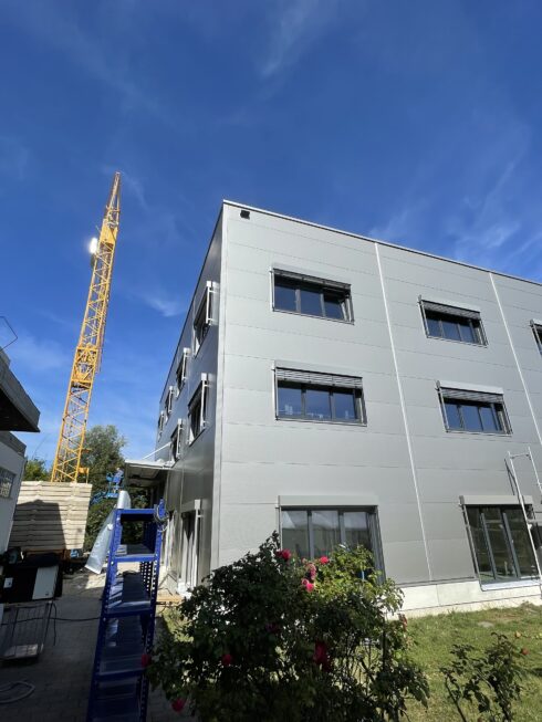 SF-Bau-Vordach-Fassadenarbeiten-Neubau Montagehalle für Großküchen-Eislingen-Schlüsselfertigbau