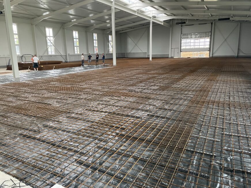 SF-Bau-Stahlbau-Stahlkonstruktion-Fassade-Hallenerweiterung-Zell u. A.-Schlüsselfertigbau