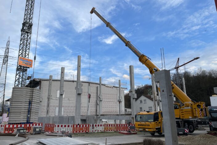 SF-Bau-Betonplatte-Stützen-Wände-Anbau Lagerfläche-Deizisau-Schlüsselfertigbau